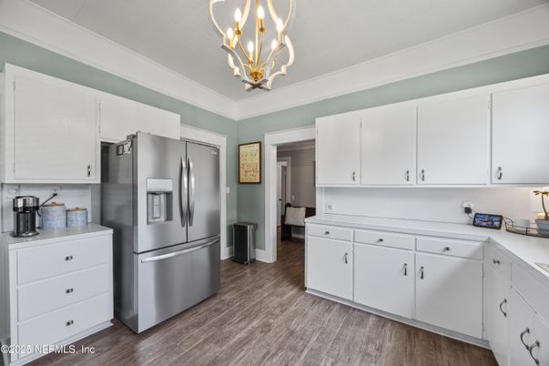 Chandelier, Interior, Kitchen, Wood Texture Flooring