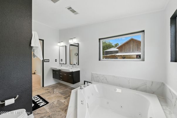 Bathroom, Dual Sink Vanities, Interior