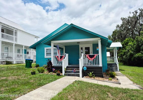 Exterior, Facade, American Craftsman