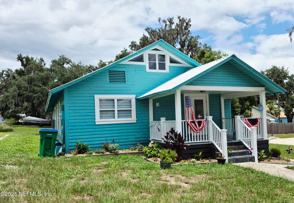 Exterior, Facade, American Craftsman