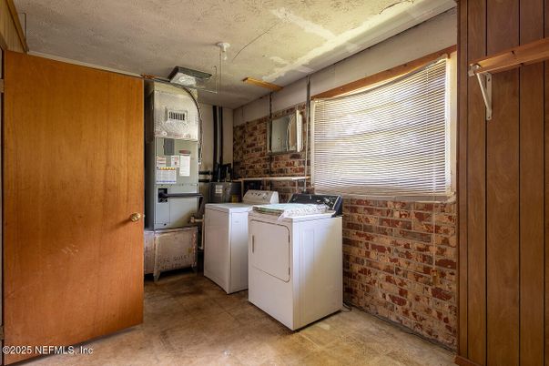 Interior, Stone Walls, Washer