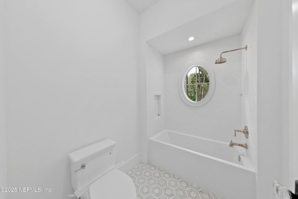 Bathroom, Interior, Recessed Lighting