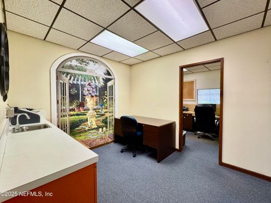 Home Office, Interior