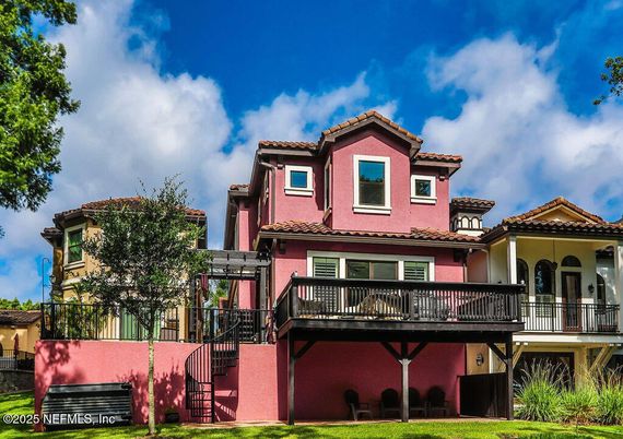 Exterior, Facade, Mediterranean
