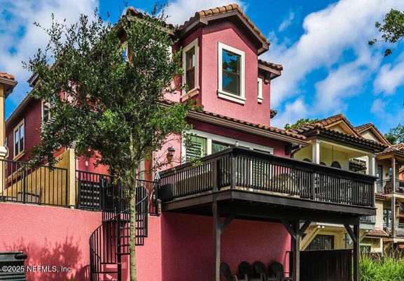 Exterior, Facade, Mediterranean