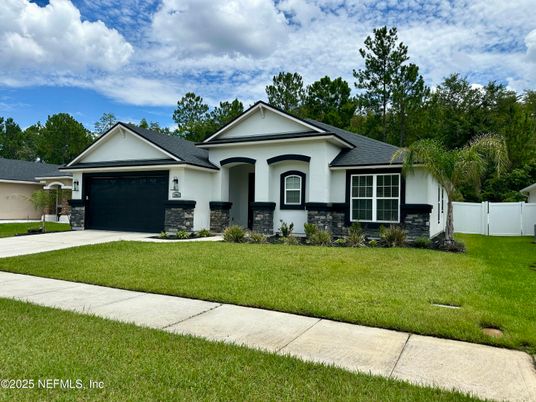 Attached, Exterior, Facade, Ranch