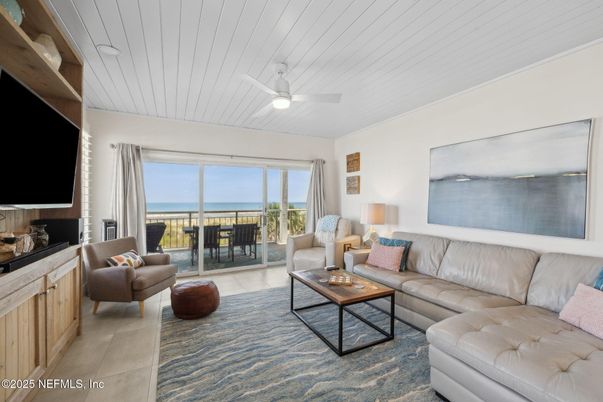 Interior, Living room, Water