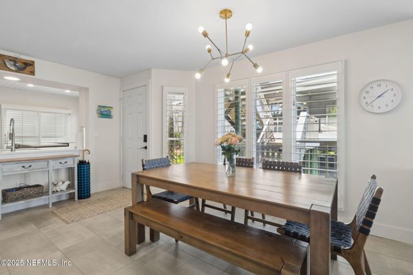 Dining room, Interior, Pendant Lights, Recessed Lighting