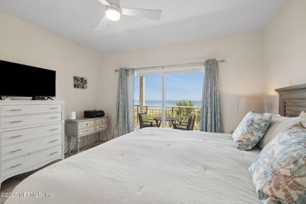Bedroom, Interior, Water