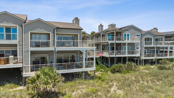 Exterior, Facade, Condo Building