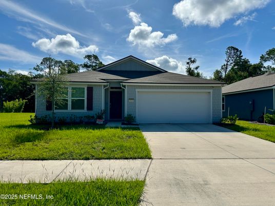 Attached, Exterior, Facade, Ranch