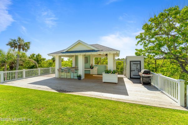Backyard, Exterior