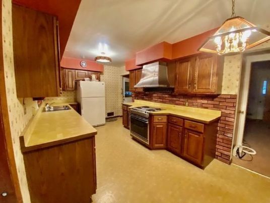 Interior, Kitchen, Pendant Lights, Stainless Steel Appliances
