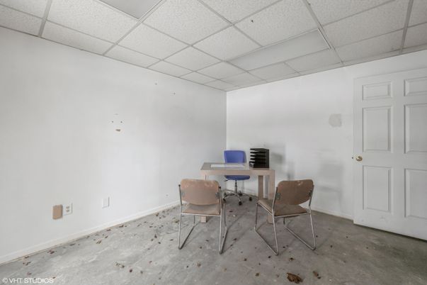 Home Office, Interior
