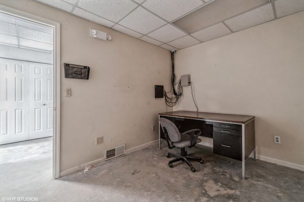 Home Office, Interior