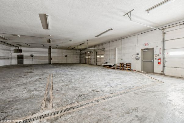 Garage, Interior