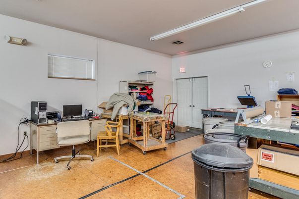 Home Office, Interior