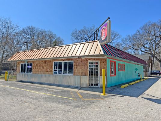 Exterior, Facade, Cape Cod