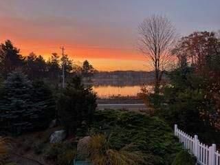 Exterior, Lake