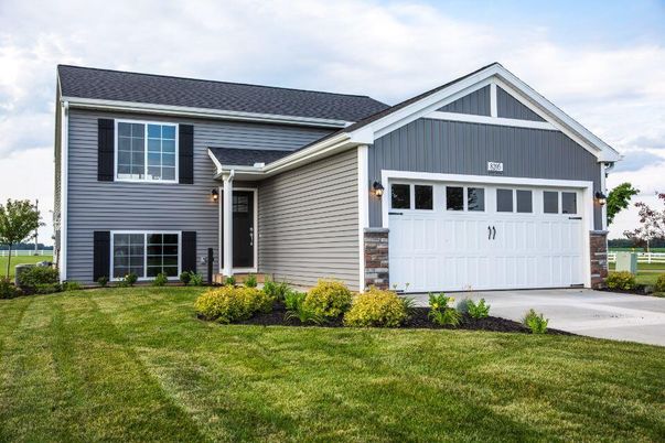 Attached, Exterior, Facade, Split Level
