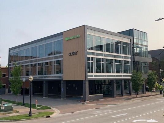 Exterior, Facade, Modern