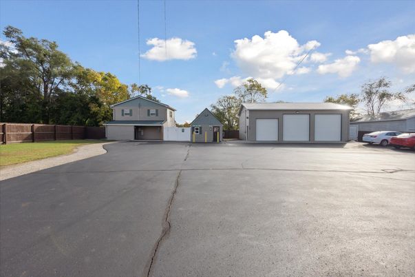 Detached Garage, Exterior
