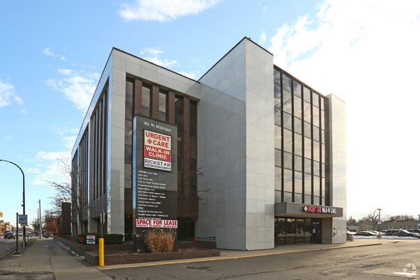 Exterior, Facade, Highrise