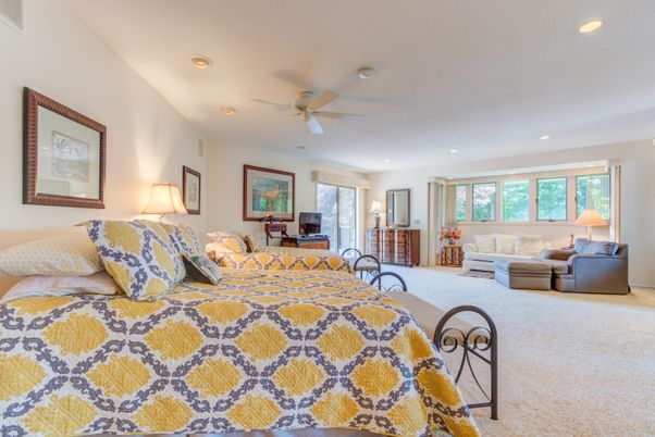 Bedroom, Interior, Living room, Recessed Lighting