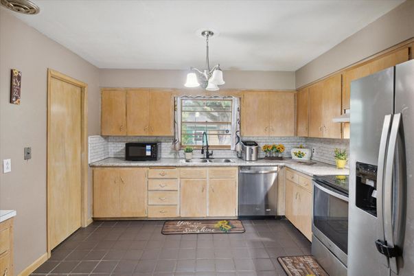Interior, Kitchen, Pendant Lights, Stainless Steel Appliances