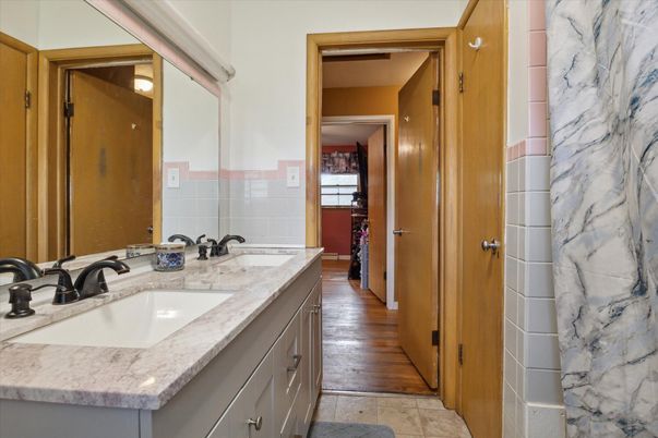 Bathroom, Dual Sink Vanities, Interior, Wood Texture Flooring