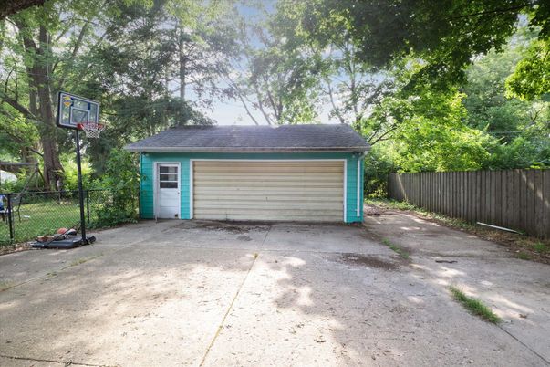 Detached Garage, Exterior