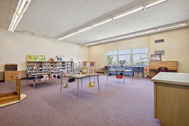 Game Room, Interior