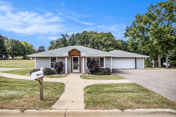 Attached, Exterior, Facade, Ranch