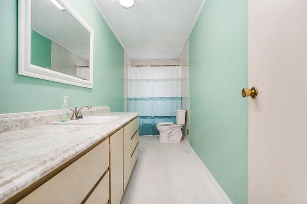 Bathroom, Interior, Recessed Lighting