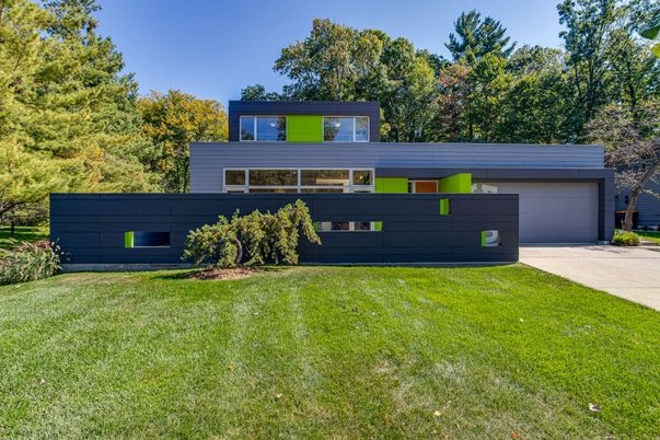 Attached, Backyard, Exterior, Facade, Modern