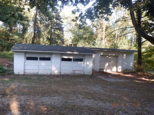 Detached Garage, Exterior