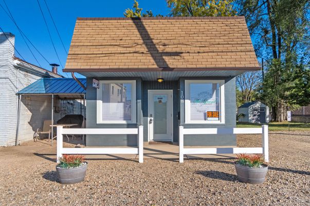 Exterior, Facade, Cape Cod