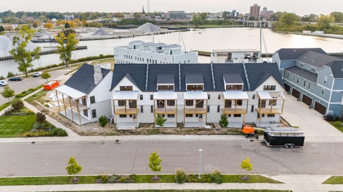 Exterior, Drone