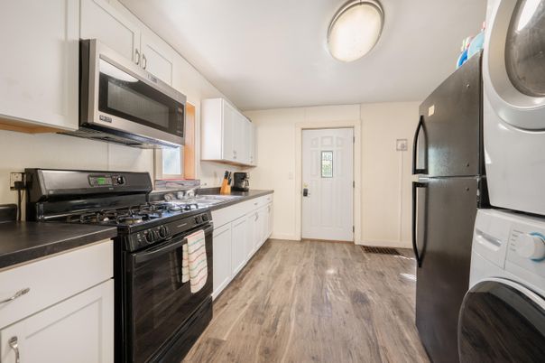 Interior, Kitchen, Washer, Wood Texture Flooring