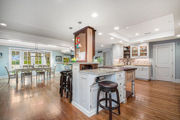 Dining room, Interior, Kitchen, Pendant Lights, Recessed Lighting, Wood Texture Flooring
