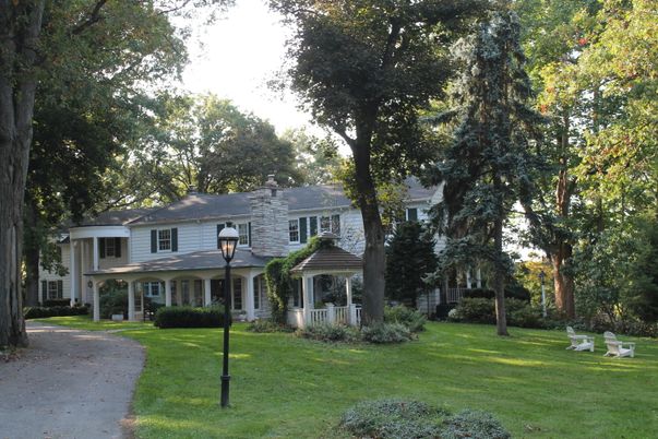 Backyard, Exterior, Facade, Split Level