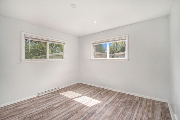 Empty room, Interior, Recessed Lighting, Wood Texture Flooring