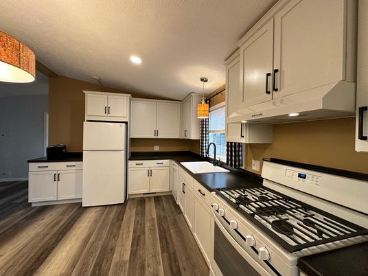 Interior, Kitchen, Pendant Lights, Recessed Lighting, Wood Texture Flooring