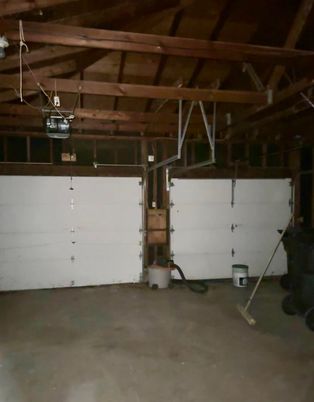Garage, Interior, Wooden Beams