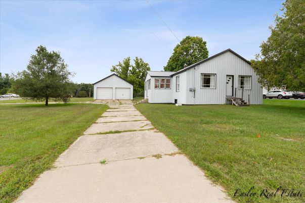 Backyard, Detached Garage, Exterior