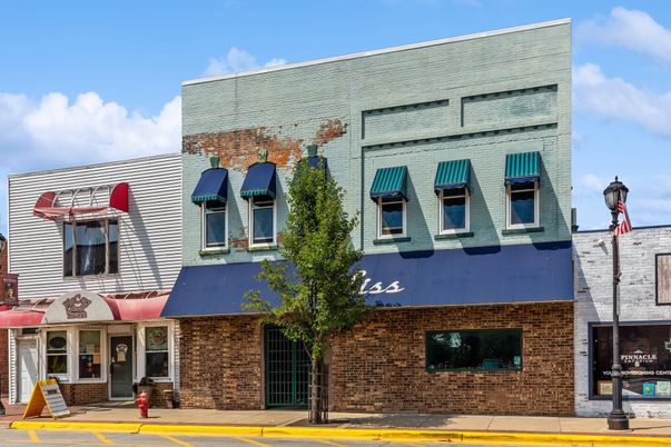 Exterior, Facade, Rowhouse
