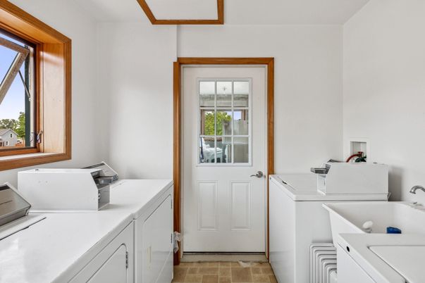 Interior, Washer