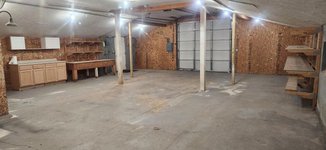 Garage, Interior