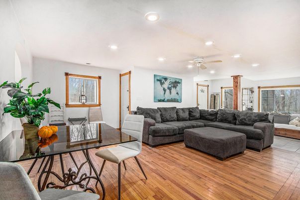 Interior, Living room, Recessed Lighting, Wood Texture Flooring