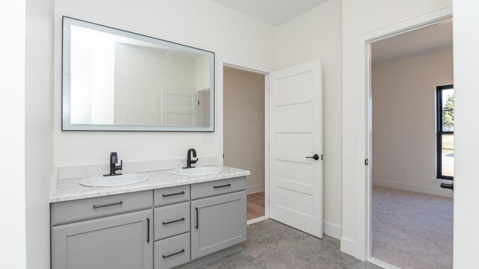 Bathroom, Dual Sink Vanities, Interior